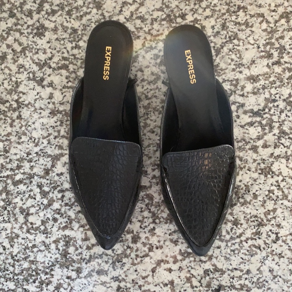 Black snake print mule heel Size 8